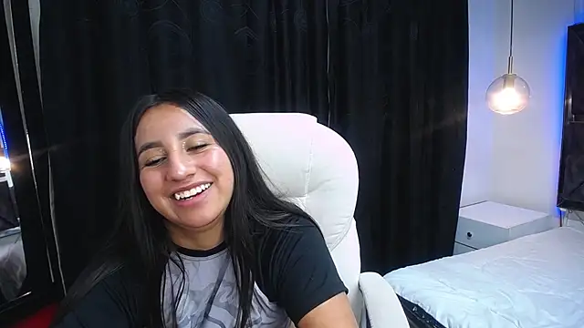 Snapshot of ailyn_miranda chatting on 03.19.25 ailyn miranda online show from 03.19.25