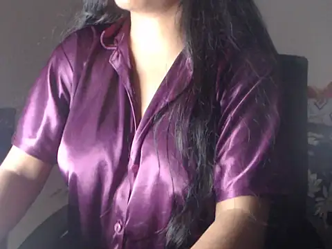 Snapshot of DevilErin chatting on 11.06.25 DevilErin online show from 11.06.25