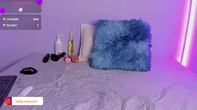 Bella Manson  online show from 02.04.25