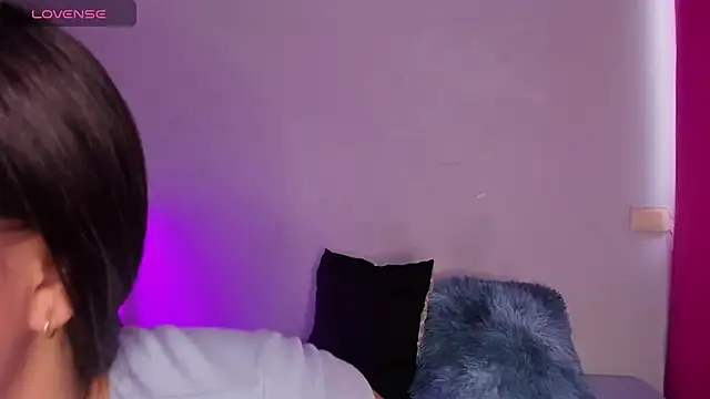 Bella Manson  online show from 03.22.25