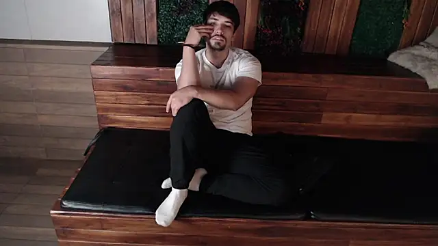 Ian Daviz online show from 10.31.25