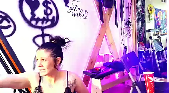 Snapshot of KRYZTALYNXXX chatting on 12.08.24 KRYZTALYNXXX online show from 12.08.24