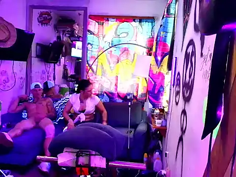 Snapshot of KRYZTALYNXXX chatting on 01.06.25 KRYZTALYNXXX online show from 01.06.25