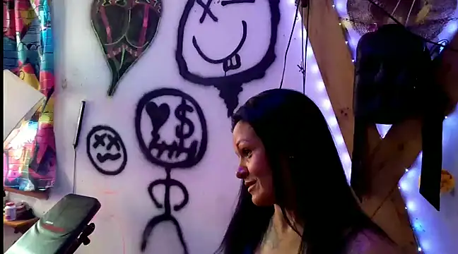 Snapshot of KRYZTALYNXXX chatting on 01.07.25 KRYZTALYNXXX online show from 01.07.25