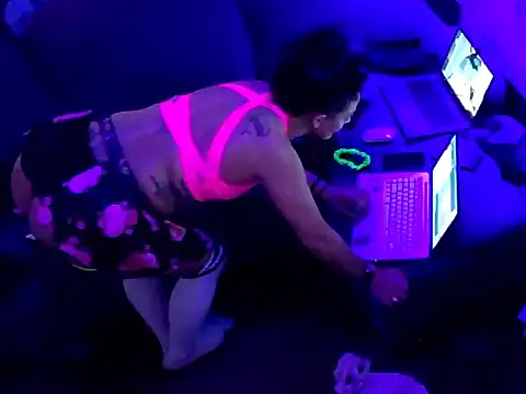 Snapshot of KRYZTALYNXXX chatting on 01.11.25 KRYZTALYNXXX online show from 01.11.25