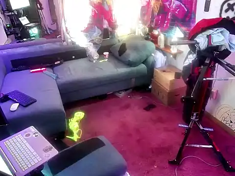 Snapshot of KRYZTALYNXXX chatting on 01.11.25 KRYZTALYNXXX online show from 01.11.25