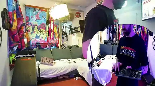 Snapshot of KRYZTALYNXXX chatting on 02.23.25 KRYZTALYNXXX online show from 02.23.25