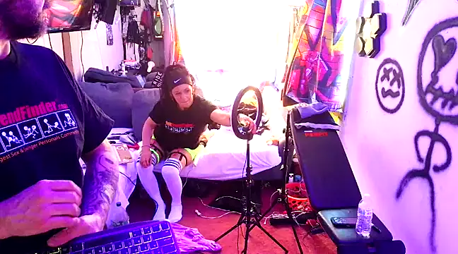 Snapshot of KRYZTALYNXXX chatting on 02.23.25 KRYZTALYNXXX online show from 02.23.25