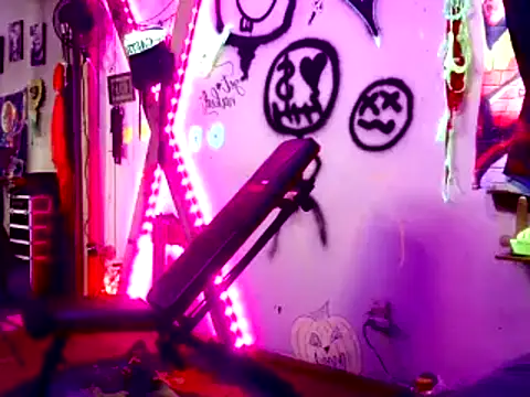 Snapshot of KRYZTALYNXXX chatting on 02.27.25 KRYZTALYNXXX online show from 02.27.25