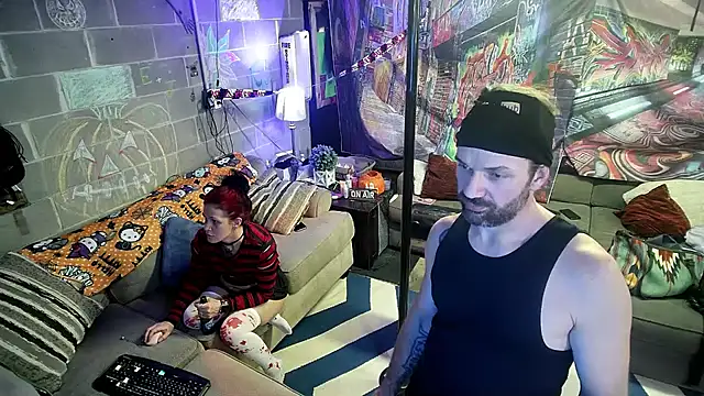 Snapshot of KRYZTALYNXXX chatting on 10.23.25 KRYZTALYNXXX online show from 10.23.25