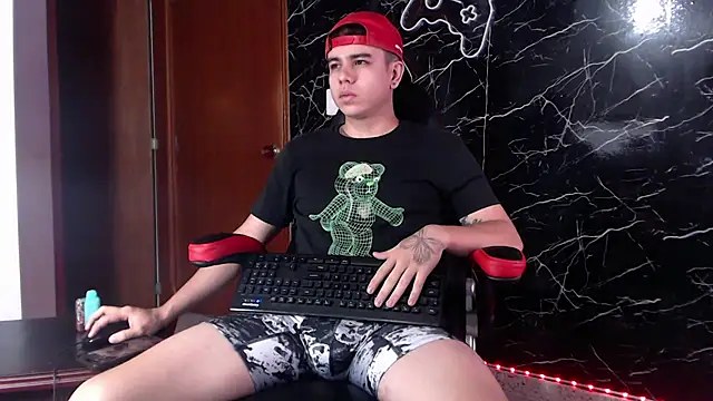 Snapshot of maty_hardx chatting on 02.04.25 maty hardx online show from 02.04.25