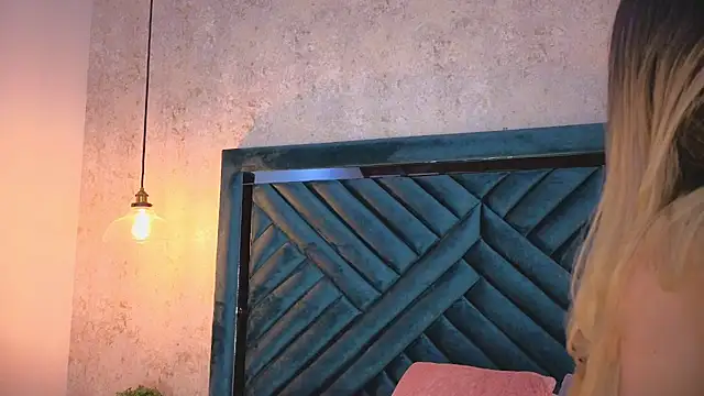 Lucy Vega online show from 10.05.25