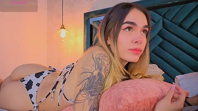 Lucy Vega online show from 10.17.25