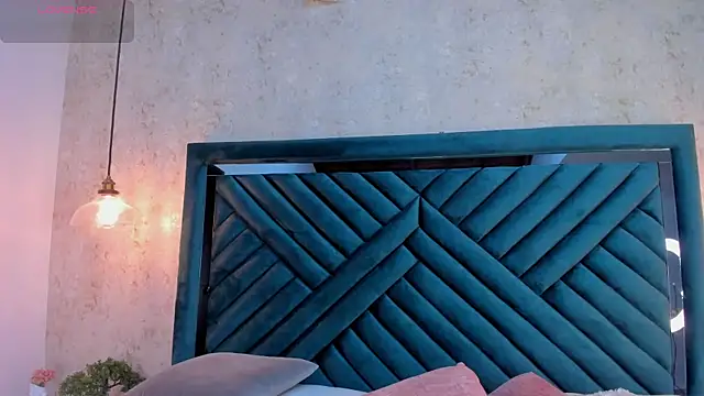 Lucy Vega online show from 10.21.25