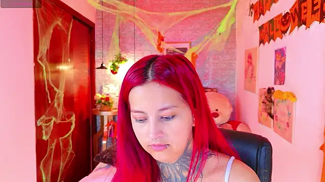 Snapshot of meghan_nill chatting on 10.30.25 meghan nill online show from 10.30.25