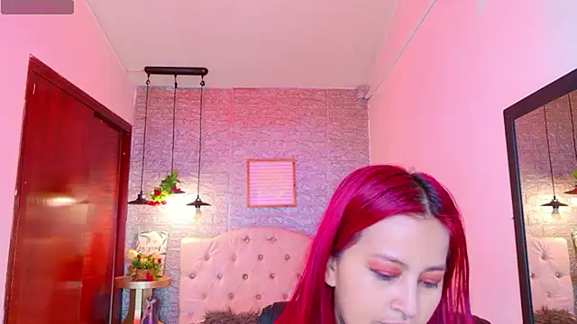 Snapshot of meghan_nill chatting on 11.06.25 meghan nill online show from 11.06.25