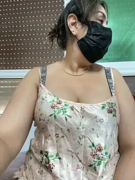 Snapshot of Jawahir-pretty-women chatting on 10.27.25 Jawahir-pretty-women online show from 10.27.25