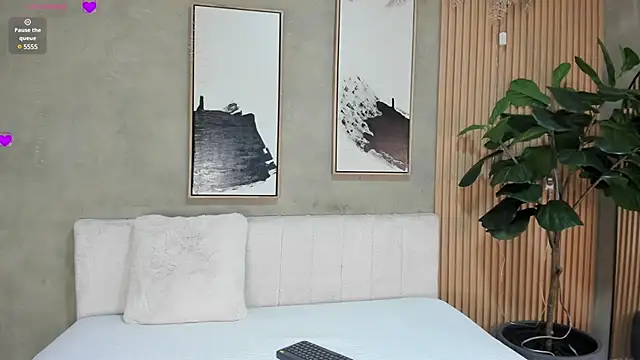 Snapshot of nina_soul chatting on 12.19.24 nina soul online show from 12.19.24