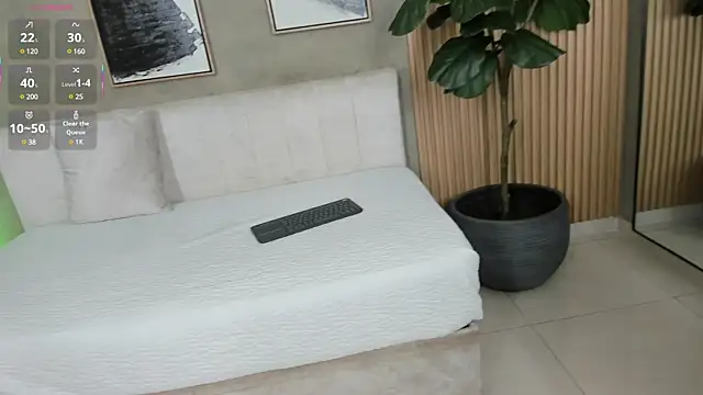 Snapshot of nina_soul chatting on 01.22.25 nina soul online show from 01.22.25