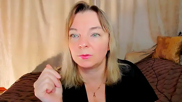 Regina  blue online show from 11.12.25