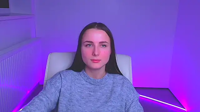 Snapshot of Eva_Janee chatting on 12.18.24 Eva Janee online show from 12.18.24