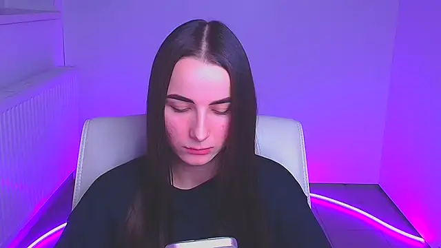 Snapshot of Eva_Janee chatting on 12.19.24 Eva Janee online show from 12.19.24