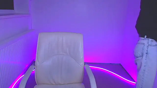 Snapshot of Eva_Janee chatting on 01.22.25 Eva Janee online show from 01.22.25