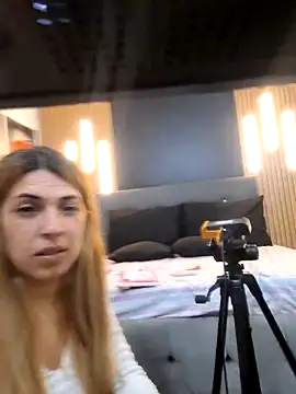 EvaaLovia1 online show from 02.21.26