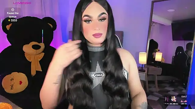 Snapshot of alexia_mattel chatting on 10.22.25 alexia mattel online show from 10.22.25