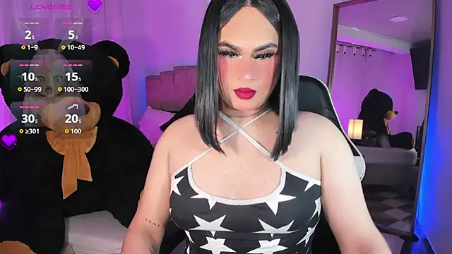 Snapshot of alexia_mattel chatting on 11.04.25 alexia mattel online show from 11.04.25