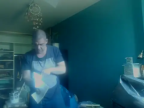 Snapshot of YouWantMe666 chatting on 10.04.25 YouWantMe666 online show from 10.04.25