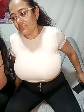 skarleth001 online show from 01.18.25