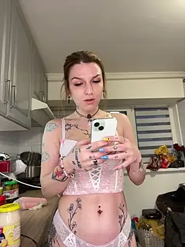 MoonAgnes online show from 04.11.26