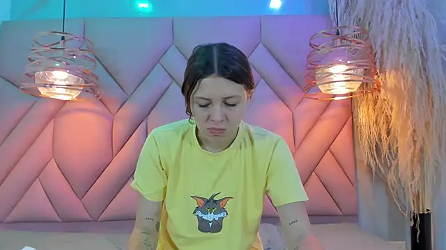 AngelaaCute  online show from 12.28.24