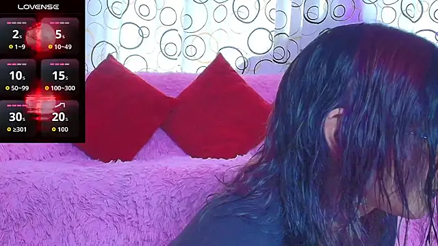 SukiFuyu  online show from 12.18.25