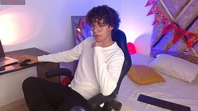 nickolas moon online show from 02.17.25