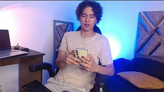 nickolas moon online show from 02.26.25
