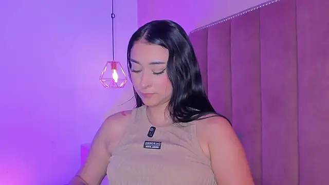 Snapshot of Kate_bale chatting on 11.19.25 Kate bale online show from 11.19.25