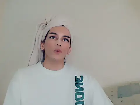 Snapshot of kimkardasha98 chatting on 02.25.26 kimkardasha98 online show from 02.25.26