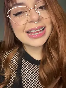 Snapshot of NatyOlson chatting on 03.22.25 NatyOlson online show from 03.22.25