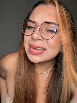 Snapshot of NatyOlson chatting on 09.27.25 NatyOlson online show from 09.27.25