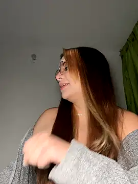 Snapshot of NatyOlson chatting on 10.08.25 NatyOlson online show from 10.08.25