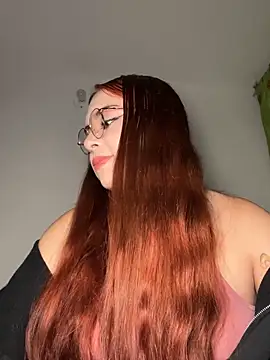 Snapshot of NatyOlson chatting on 11.06.25 NatyOlson online show from 11.06.25