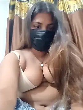 Snapshot of Hotmilfxox chatting on 01.22.25 Hotmilfxox online show from 01.22.25