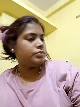 Snapshot of Hotmilfxox chatting on 03.05.25 Hotmilfxox online show from 03.05.25