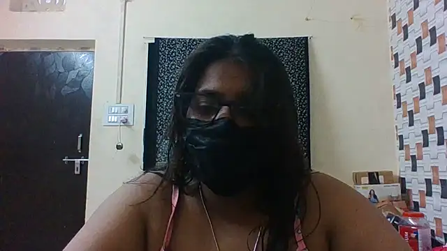Snapshot of Hotmilfxox chatting on 06.06.26 Hotmilfxox online show from 06.06.26