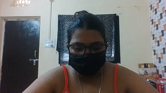 Snapshot of Hotmilfxox chatting on 06.07.26 Hotmilfxox online show from 06.07.26