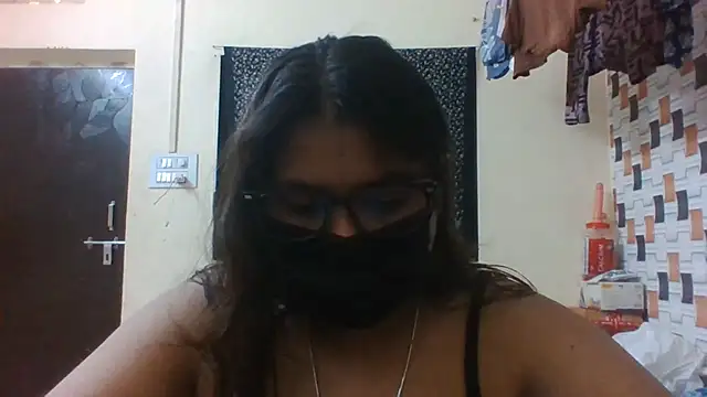 Snapshot of Hotmilfxox chatting on 06.17.26 Hotmilfxox online show from 06.17.26