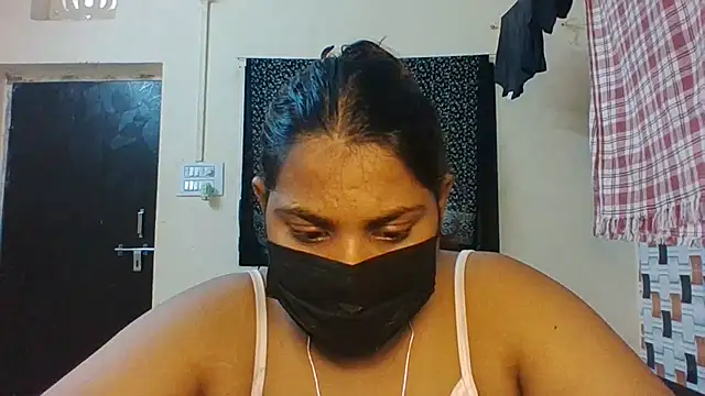 Snapshot of Hotmilfxox chatting on 07.12.26 Hotmilfxox online show from 07.12.26