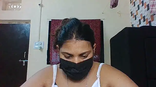 Snapshot of Hotmilfxox chatting on 07.16.26 Hotmilfxox online show from 07.16.26